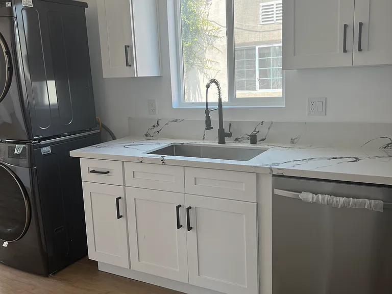 963 N Serrano Ave #1/2 — Photo 6