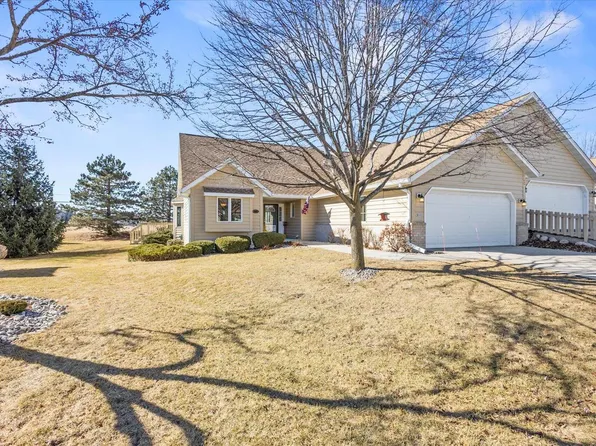 949 Spyglass Hill, Waterford, WI 53185