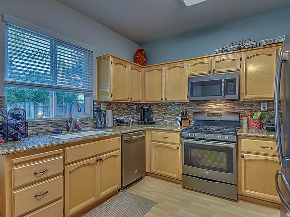 5th image of 954 Elk Hills Dr
