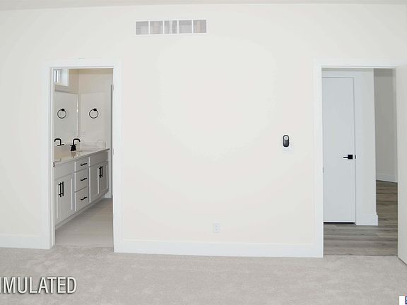 3rd image of 10920 Crescent Moon Dr