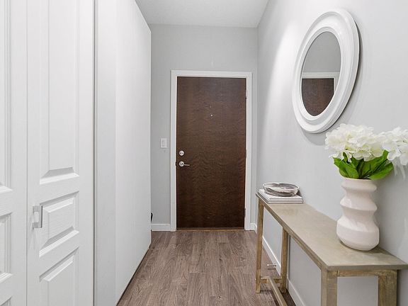 3rd image of 1152 Windsor Mews #512