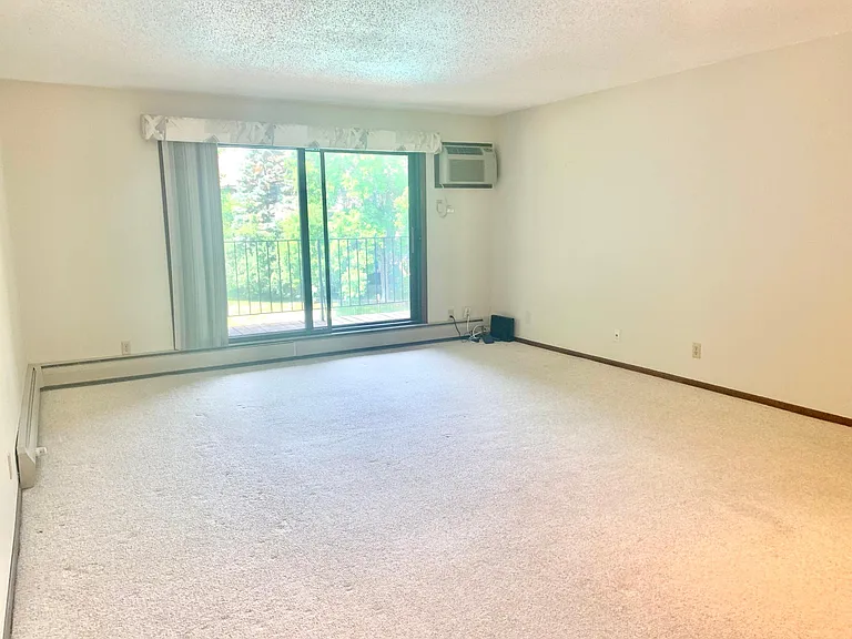 Large 21x15 family room