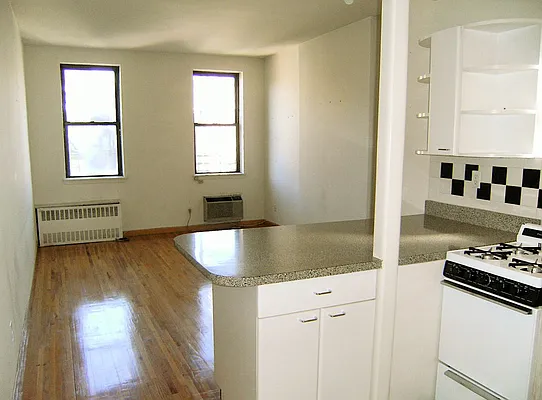 Rented by City Connections Realty | media 30