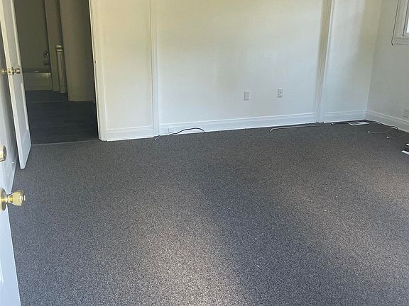 2nd image of 2159 Magnolia St