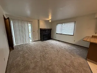 2 bed, 742 sqft, $1,550 — Photo 3