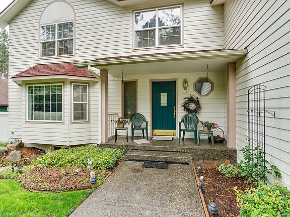 3rd image of 2050 W Hogan St