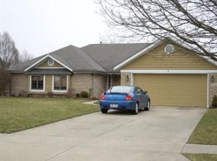 7765 Kings Ridge Cir, Fairborn, OH 45324