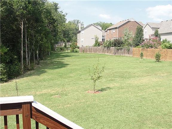 3rd image of 1247 Creekside Dr