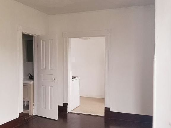 2nd image of 912 Floyd St