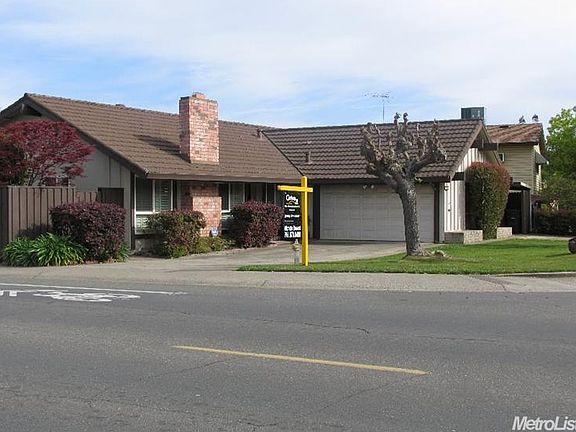 3rd image of 7790 Guenivere Way