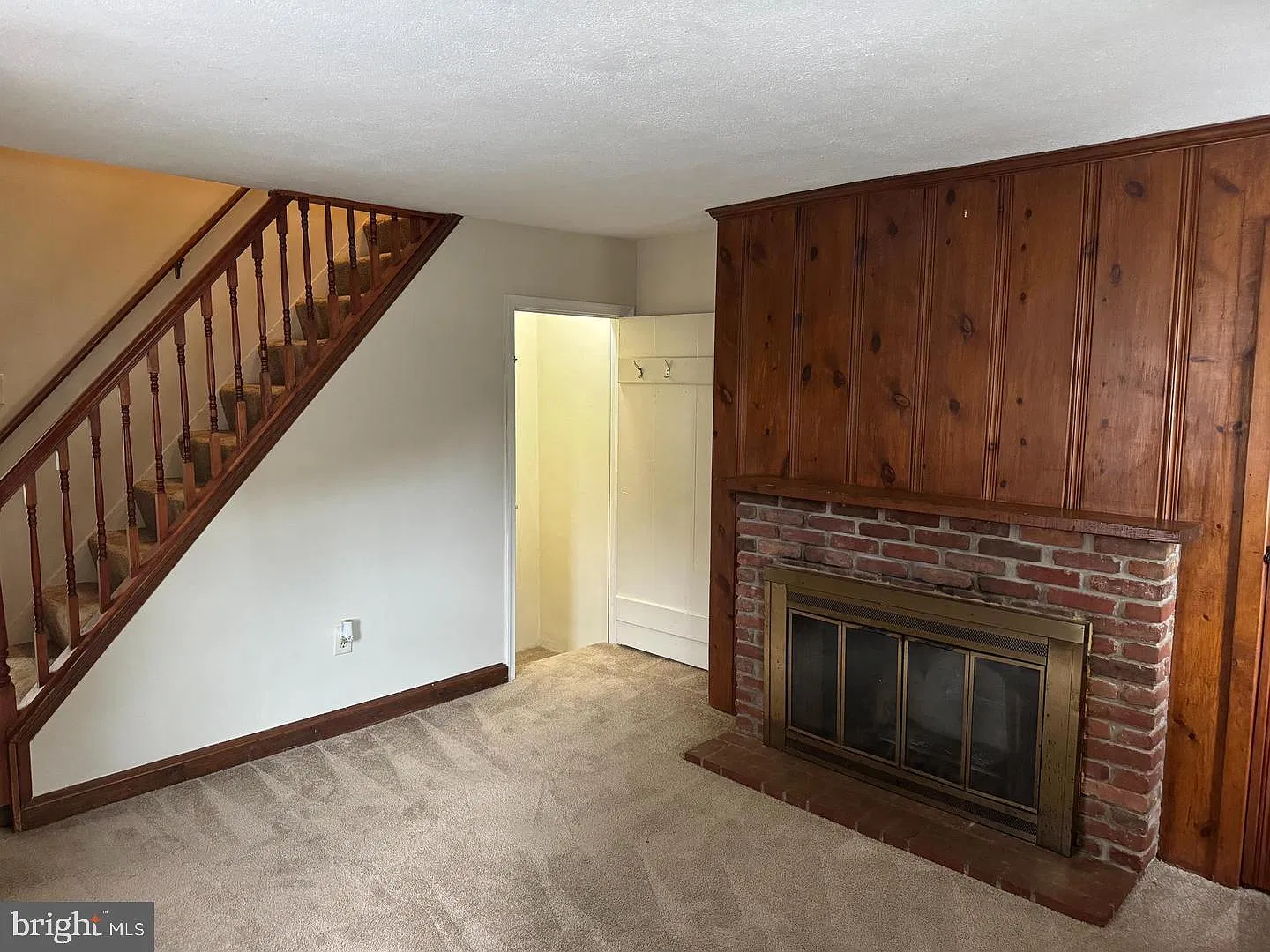 3 bed, 1.0 bath, 1000 sqft, $2,100 — Photo 3
