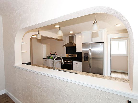 5th image of 904 3rd St