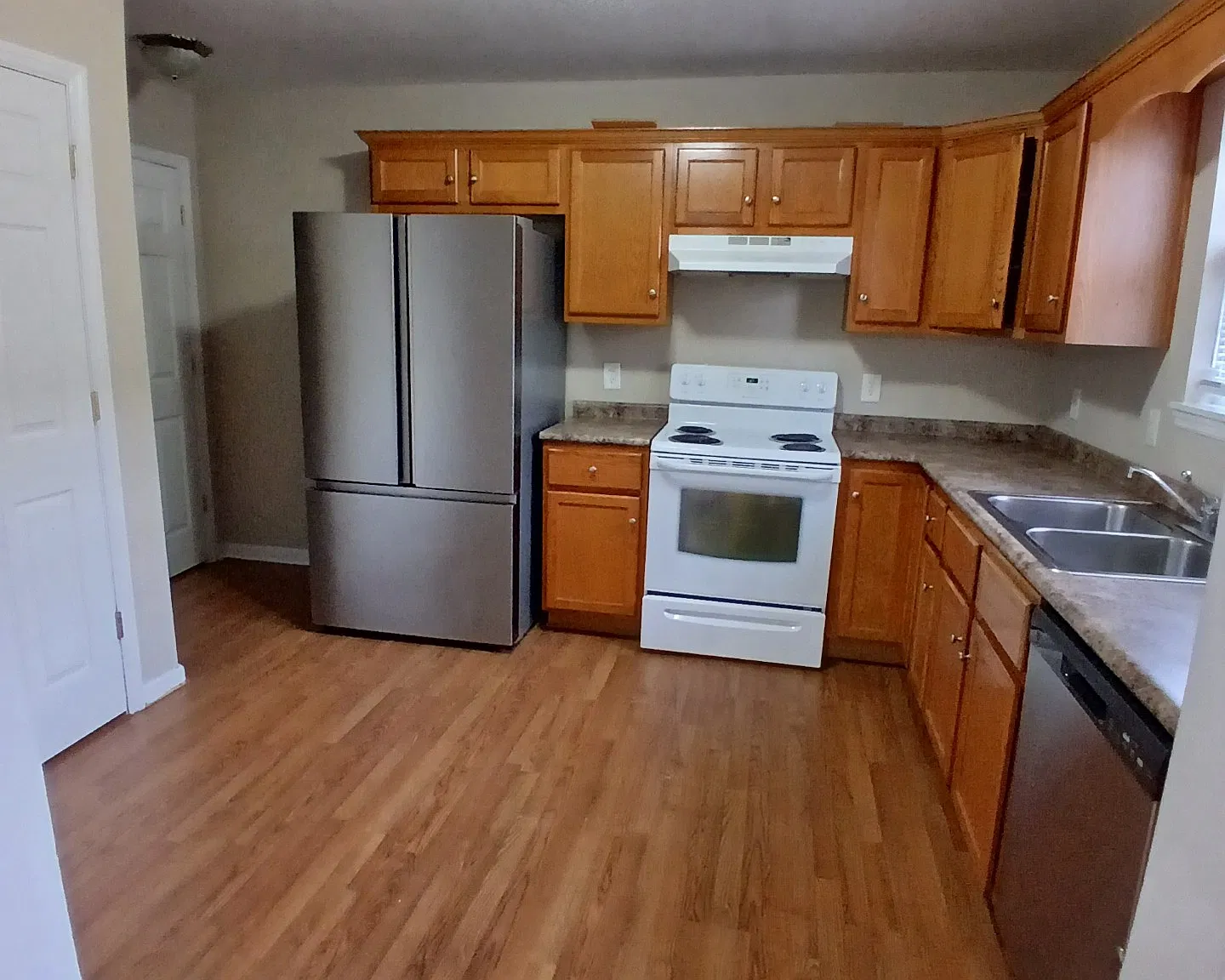 3 bed, 2.5 bath, $1,500 — Photo 4