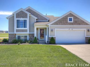 1770 Rahn Dr NE, Grand Rapids, MI 49525