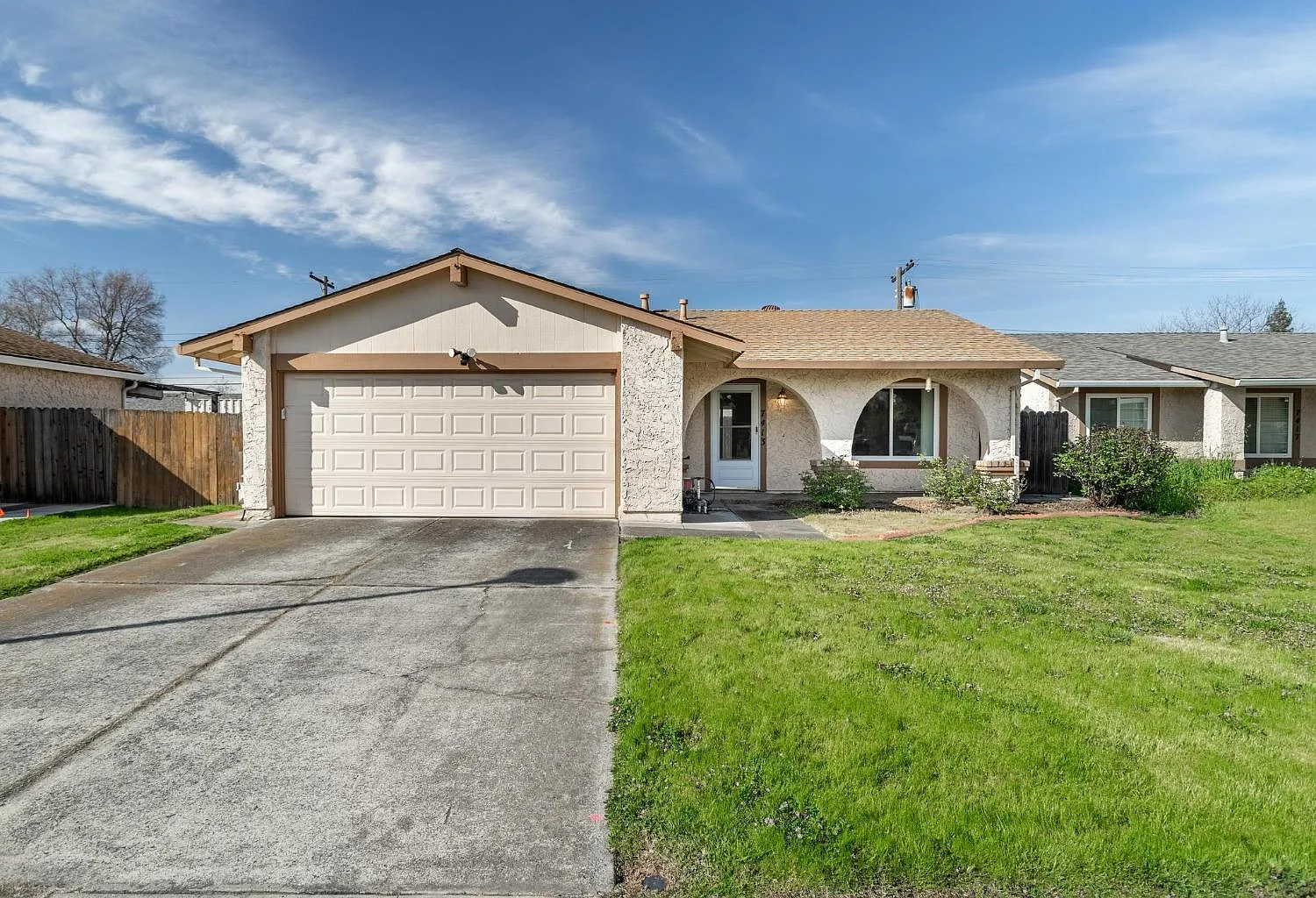 7413 Mar Vista Way photo 1