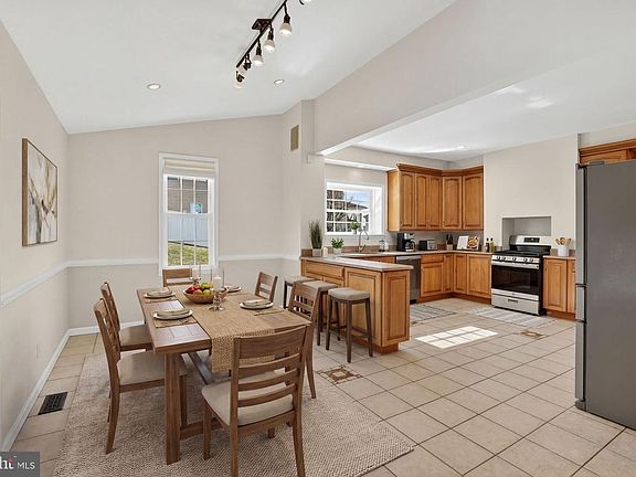 5th image of 1007 Roland Heights Ave