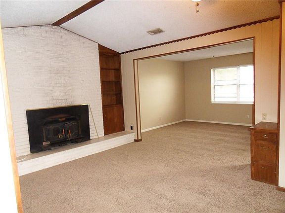 4th image of 1402 N Bowie Dr