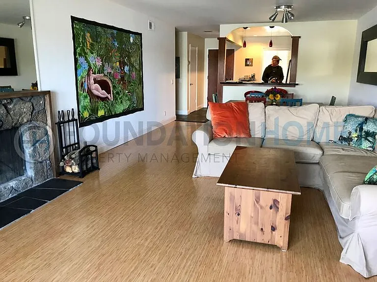 707 S Eliseo Dr — Photo 2