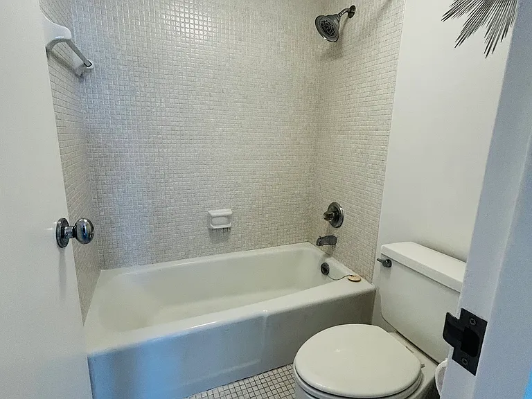 2899 Collins Ave #1402 — Photo 11