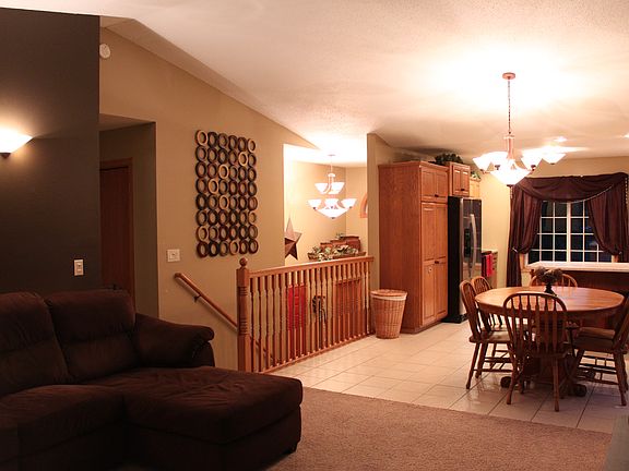 3rd image of 1024 Brook Ct