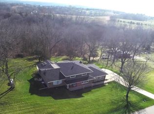 9314 Military Rd, Dubuque, IA 52003