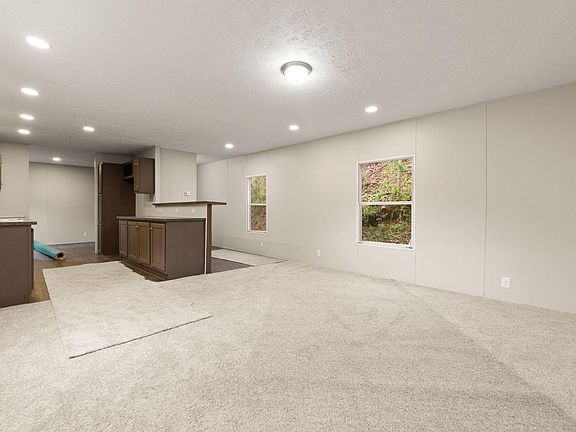 3rd image of 183 Pine Bridge Rd