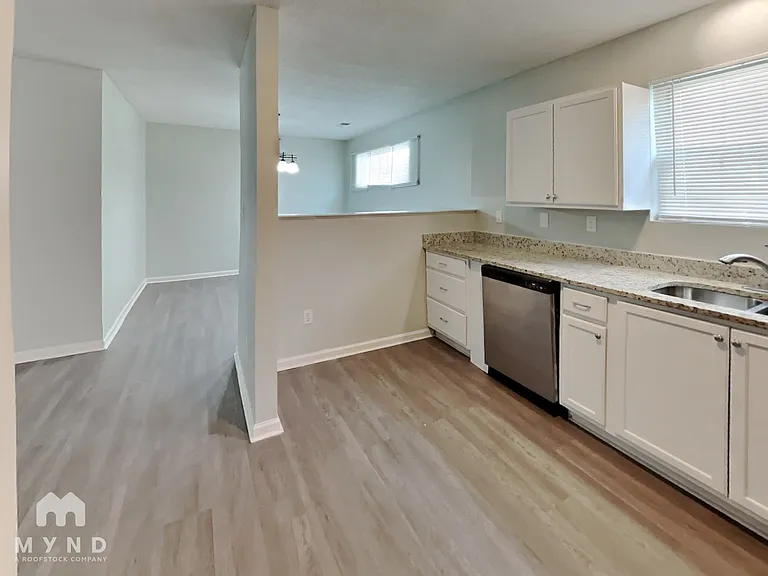 4828 Royal Run Dr — Photo 4