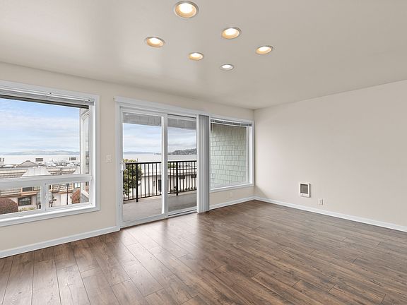 4th image of 2106 N 30th St APT E
