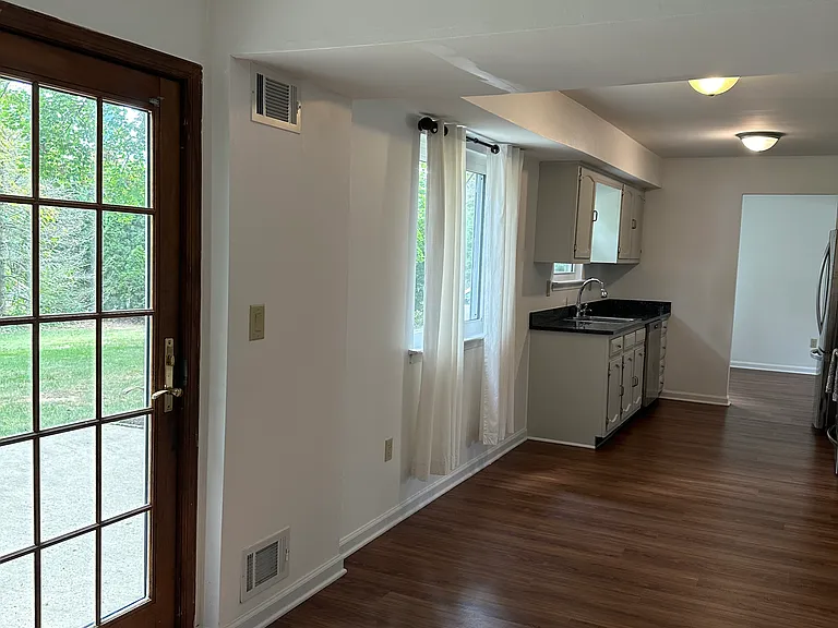 15 Linden Ln — Photo 6
