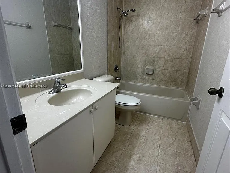 2812 SE 16th Ave #121 — Photo 21