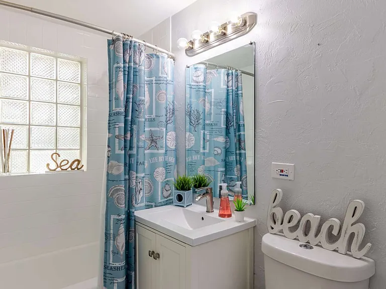 3505 Almeria Ave — Photo 19