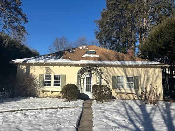 61 Harrison Ave, Northampton, MA 01060