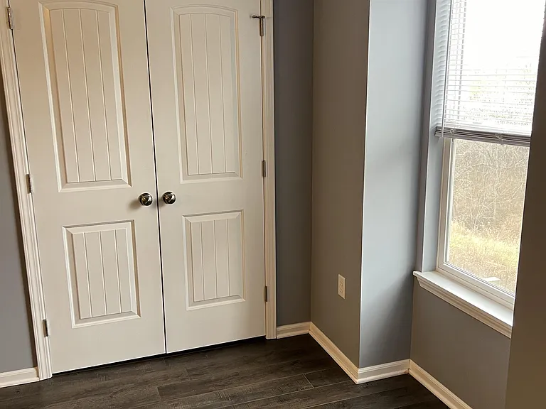 891 W Gay St #B — Photo 16