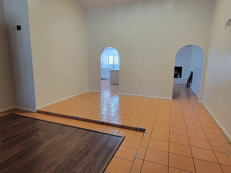 1642 E Carmen St — Photo 6