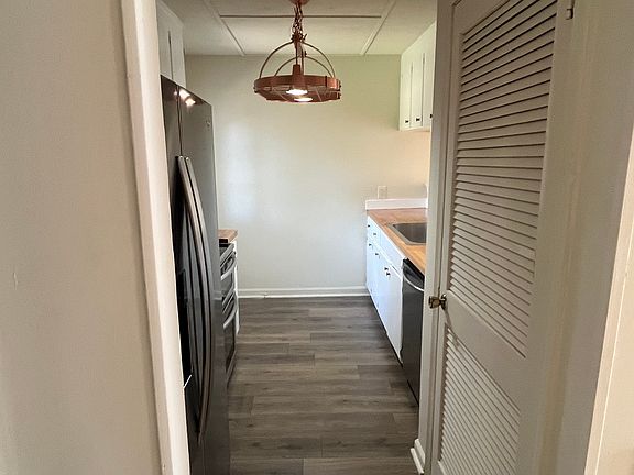 5th image of 532 Amquiwood Ct #532