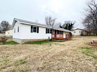 106 N Walnut St, Lead Hill, AR 72644