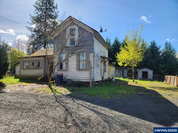 826 SW Gilson St, McMinnville, OR 97128