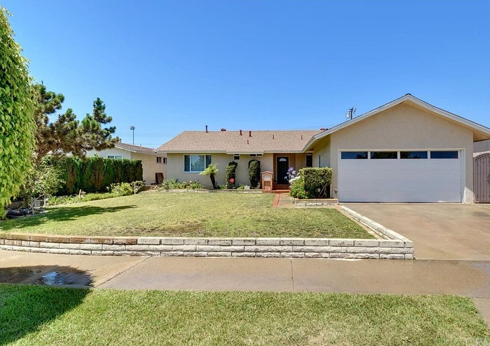 2nd image of 6896 San Bernardo Cir
