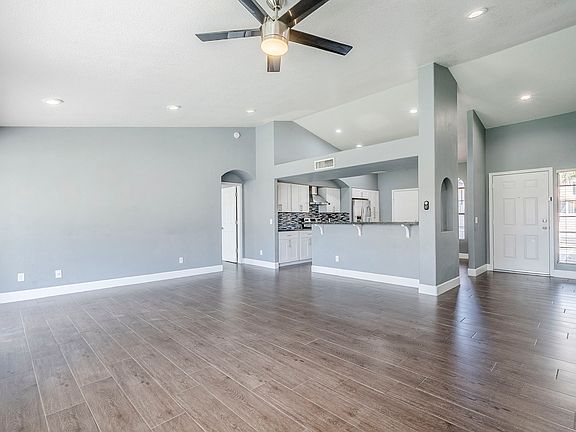 3rd image of 4363 W Escuda Dr
