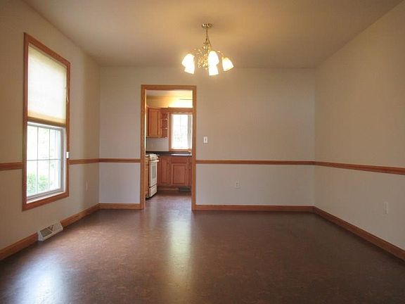 3rd image of 5914 Heritage Dr
