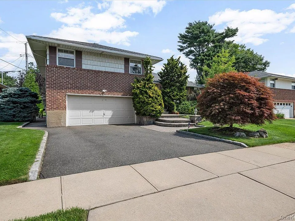 38 Birchwood Park Dr