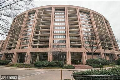 1st image of 1805 Crystal Dr APT 307S