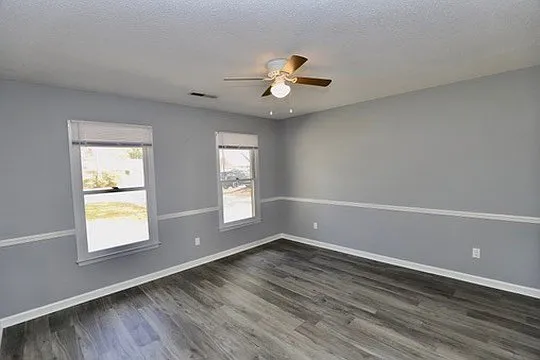 944 Twin Lakes Dr — Photo 10