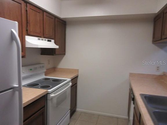 5th image of 2836 Hunt Club Ln