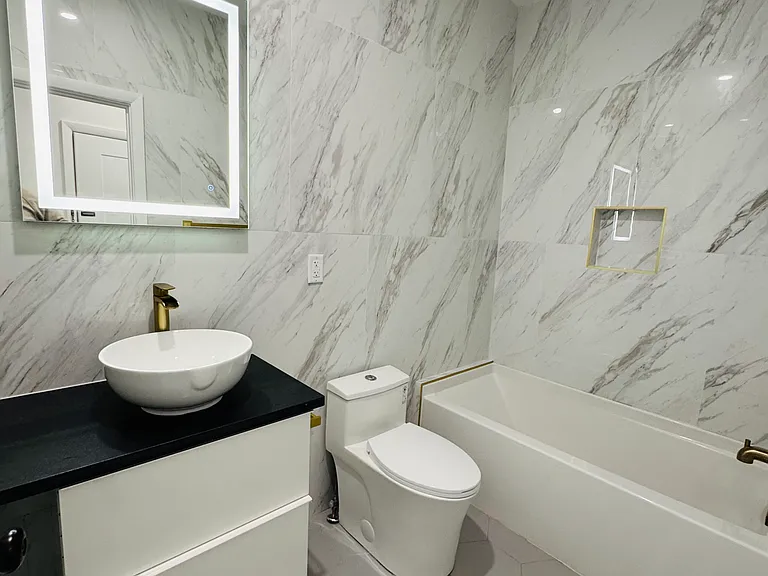 216 Halladay St — Photo 12