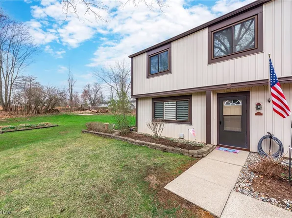 11690 Club House Dr #21, North Royalton, OH 44133