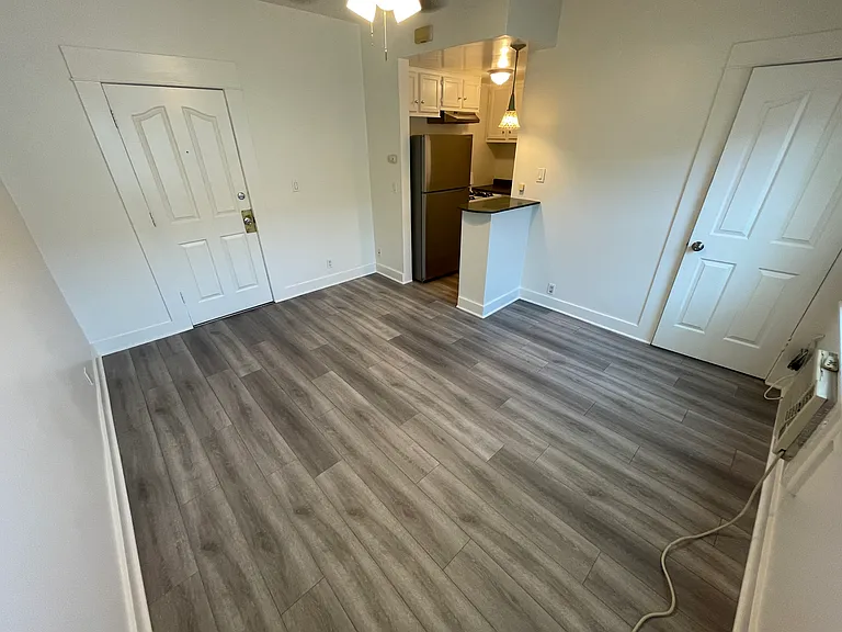 421 N Euclid Ave #6 — Photo 2