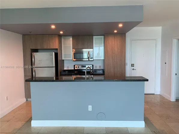 1401 SW 22nd St APT 903, Miami, FL 33145