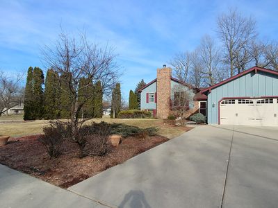 W198N16480 Linden Cir, Jackson, WI, 53037