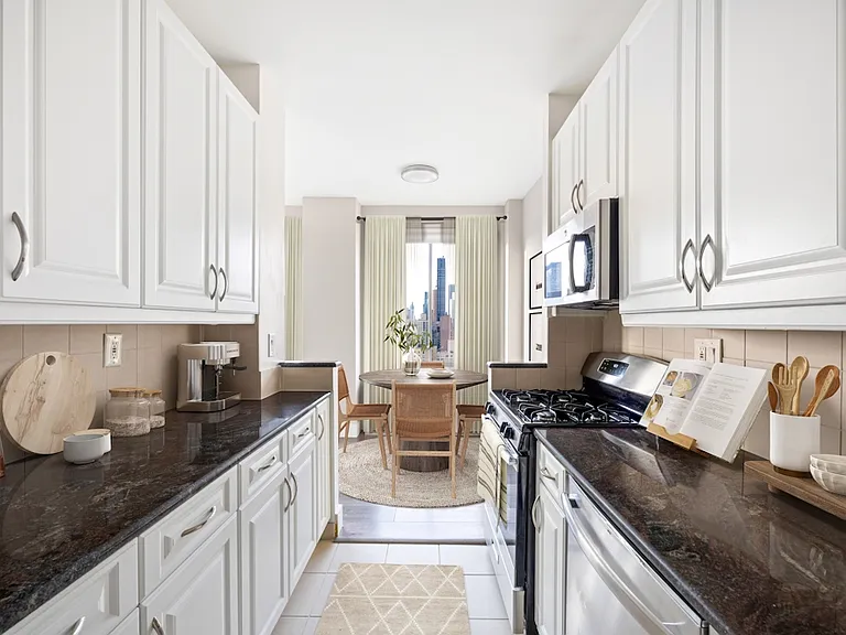 480 2nd Ave #7F — Photo 3